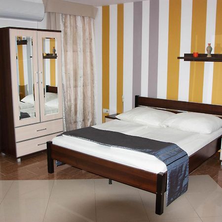 Aquarius Vendeghaz Hotel Szeged Buitenkant foto