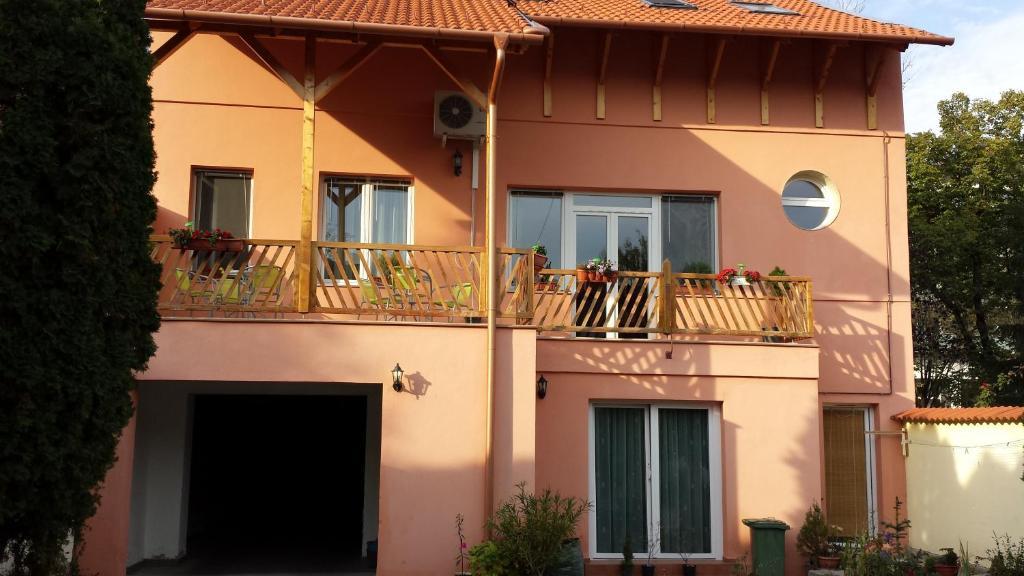 Aquarius Vendeghaz Hotel Szeged Buitenkant foto