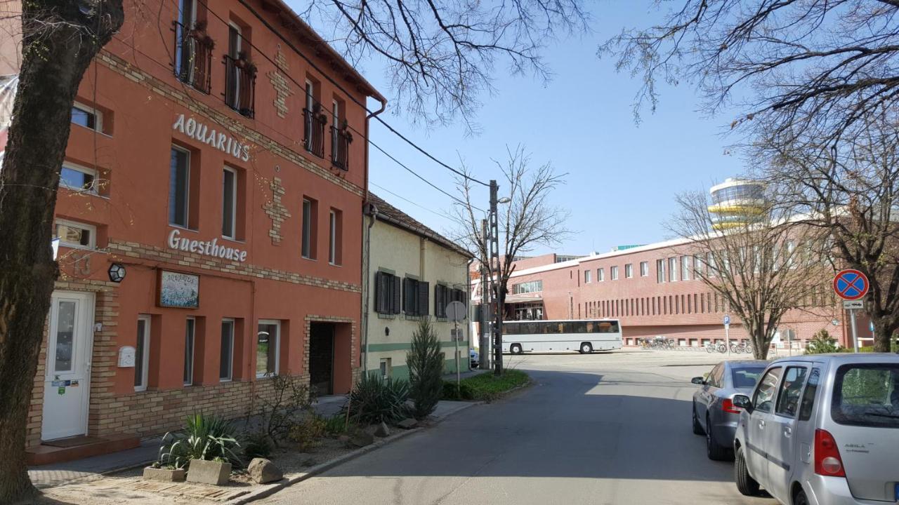 Aquarius Vendeghaz Hotel Szeged Buitenkant foto